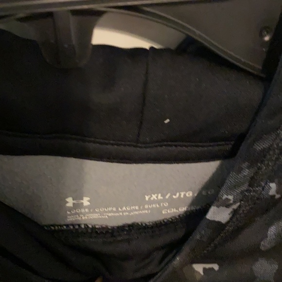 Girls extra large under armor sweatshirt - Picture 3 of 3